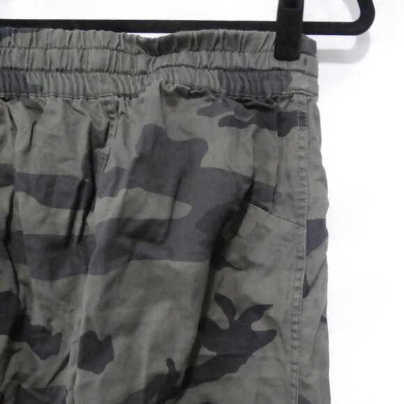 TNA - Aritzia | xs - extra small | Camouflage Joggers | Zipper Pockets | NWOT - Picture 12 of 16
